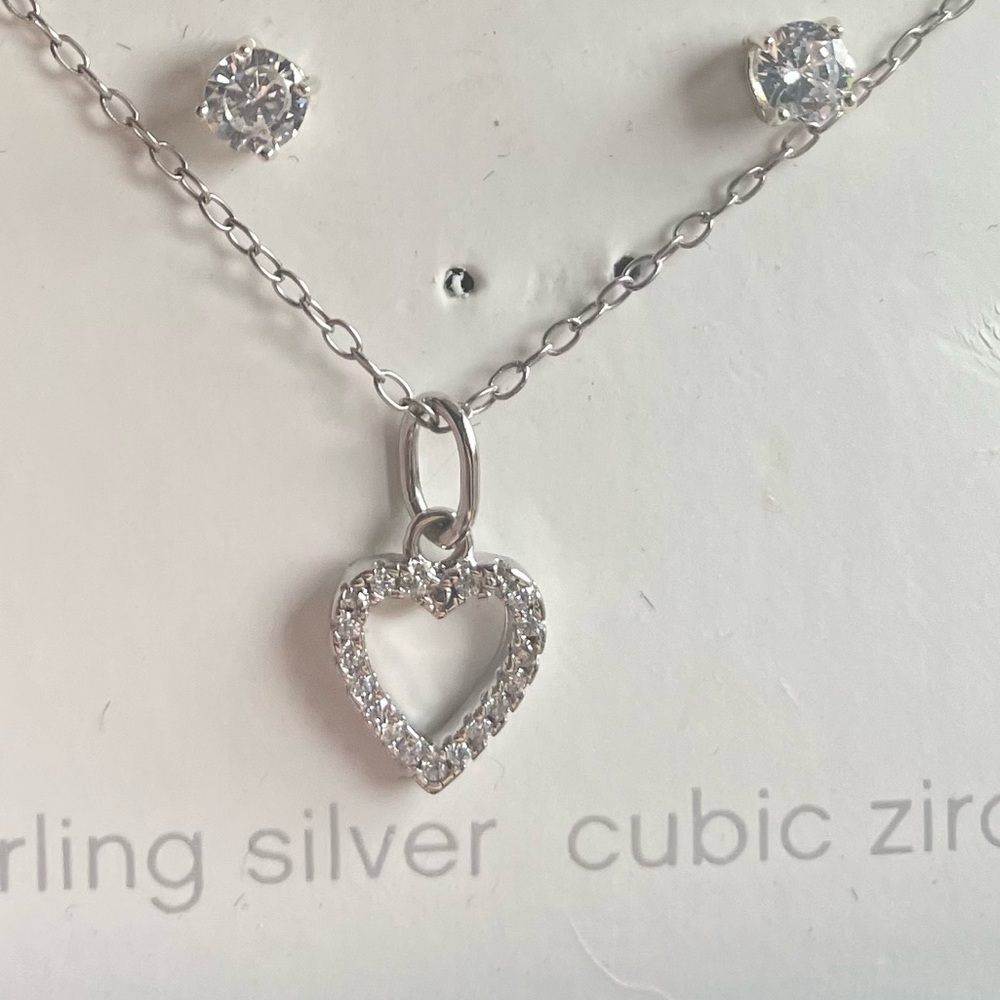 Sterling Silver & Cubic Zirconia 💕 Heart Necklace with earrings - Picture 1 of 10